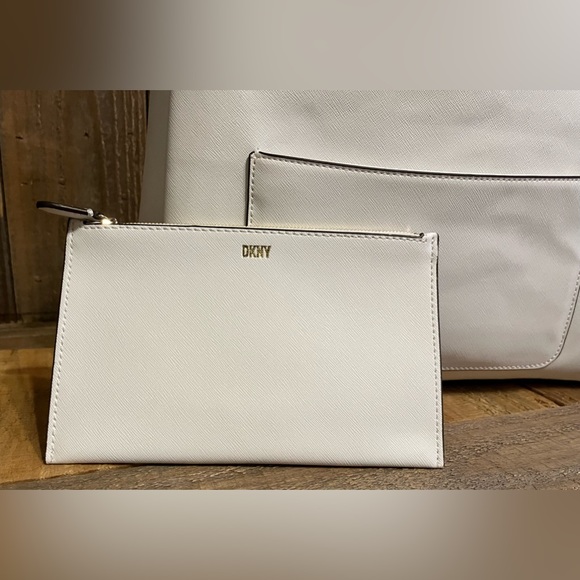 DKNY Bag and Pouch NWOT - Picture 7 of 7